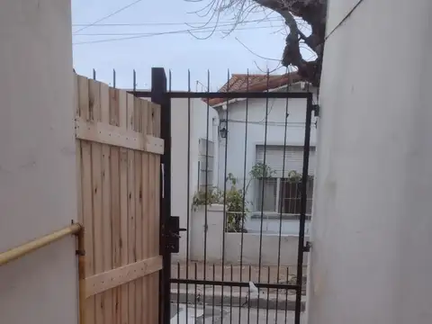 alquiler PH 2 ambientes con patio y parrilla