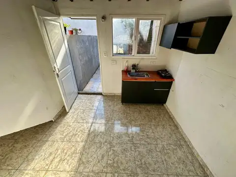 alquiler PH 2 ambientes con patio y parrilla