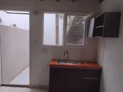Depto Tipo Casa en Alquiler de 1 dormitorio