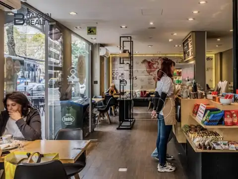 Local en  Cerviño 3300 esquina bulnes