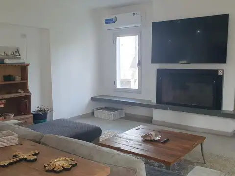 Casa 9 ambientes con 5 baños