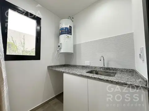Casa 6 ambientes con 2 baños