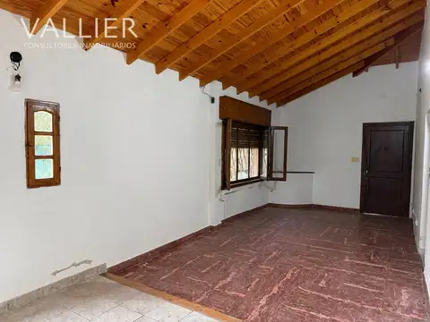 Casa en Alquiler con 1 cochera