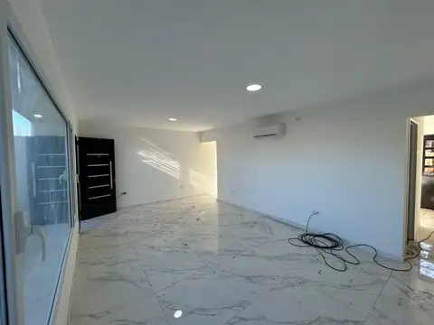 Depto Tipo Casa 5 ambientes con 2 baños
