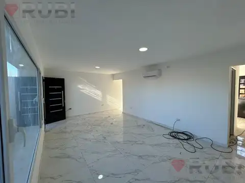 Depto Tipo Casa 5 ambientes con 2 baños