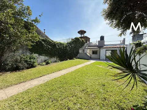 Toma prop. En parte de pago - Casa en venta de 4 ambientes - Chilavert