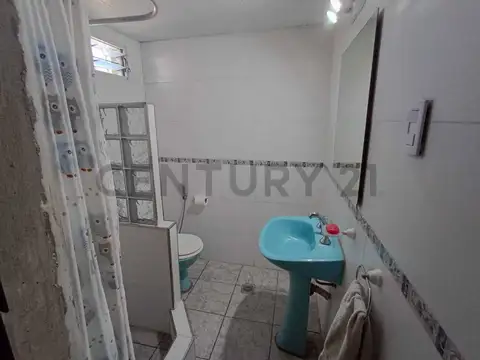 Casa 2 ambientes con 1 baño