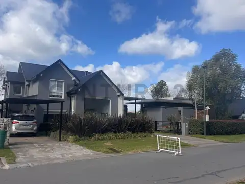 Casa en Venta de 8 dormitorios
