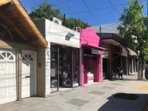 LOCAL SOBRE AVENIDA