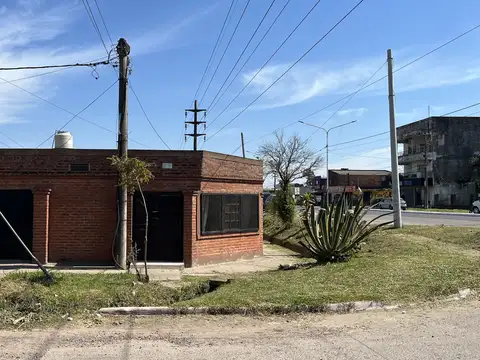 Av Castelli esquina Yatay