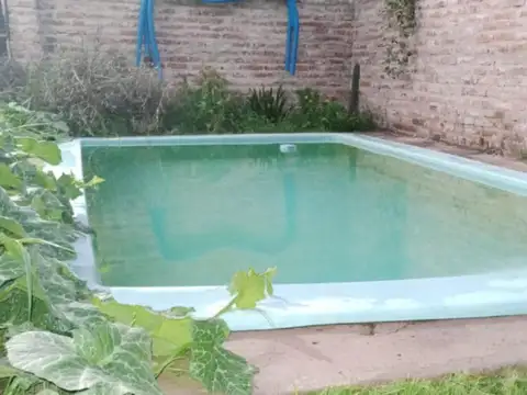 Casa 2 ambientes con 1 baño