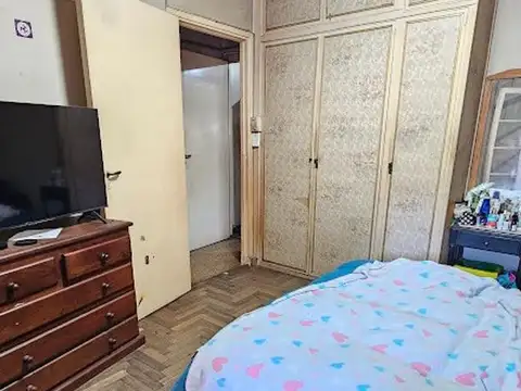 Chalet 5 ambientes en Castelar Norte a refaccionar