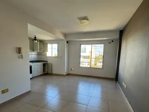 Departamento en Alquiler en Haedo, $ 450.000