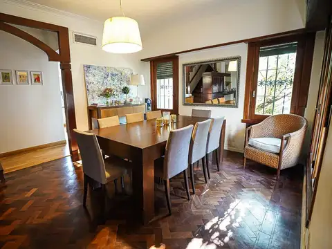 Casa 7 ambientes con 2 baños