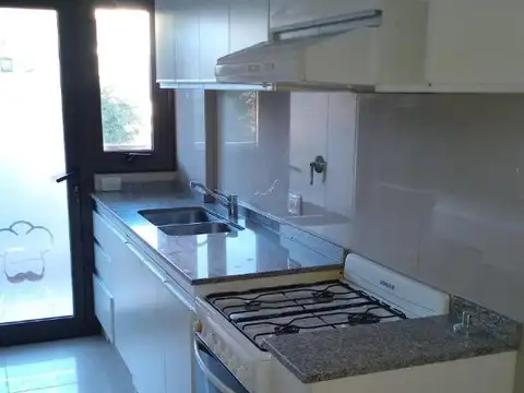 Departamento en Alquiler con 1 cocheras