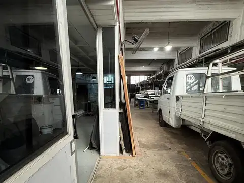 Galpon en Alquiler 41  mts Fondo