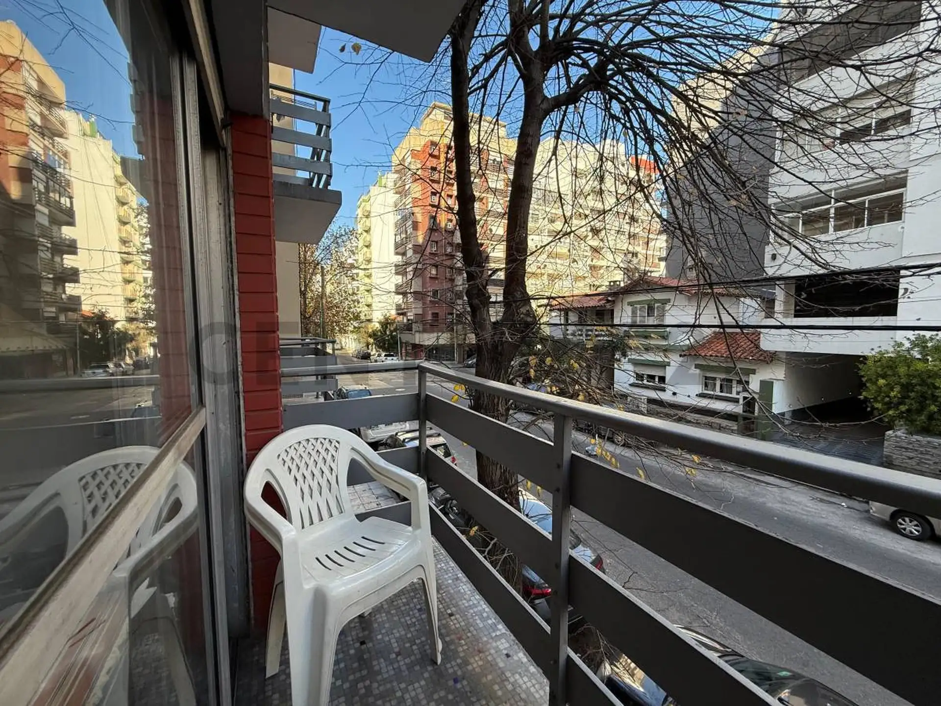 Depto 2 amb, 35m² con balcón — Plaza Colón