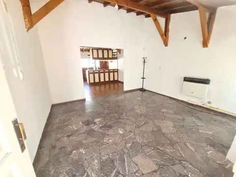 ALQUILER DE CASA 3 AMBIENTES VILLA LYNCH