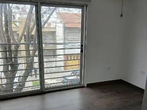 HERMOSO PH 3 ambientes c/DEP. 210 m2