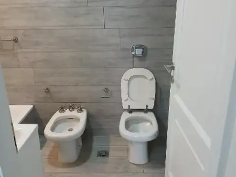 Depto Tipo Casa en Alquiler en Monte Castro, $ 1.999.990