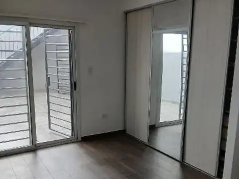 Depto Tipo Casa en Alquiler de 3 ambientes