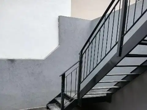 Depto Tipo Casa en Alquiler en Monte Castro, $ 1.999.990