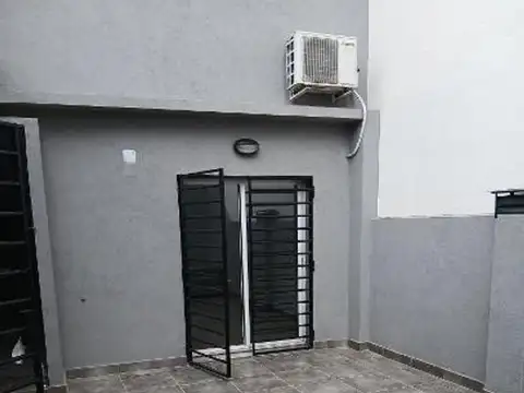 Depto Tipo Casa 3 ambientes con 3 baños