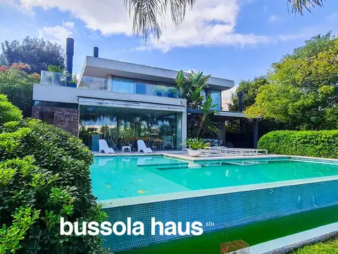 Casa al río en venta y alquiler amoblada 3 dormitorios en Albanueva