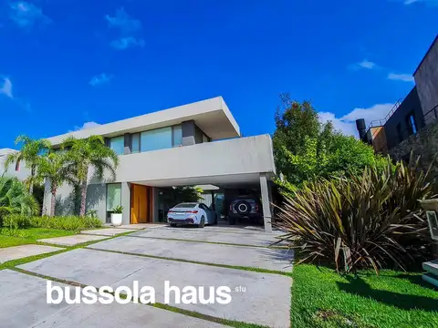 Casa al río en venta y alquiler amoblada 3 dormitorios en Albanueva