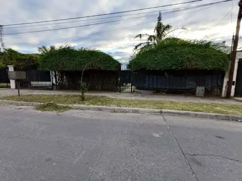 CASA DOS DORMITORIOS TERRENO MARQUES DE SOBREMONTE