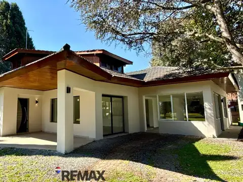 Casa 4 ambientes con 2 baños
