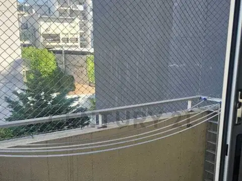 Excelente monoambiente al contrafrente en Venta en Flores Norte a metros de Plaza Irlanda.