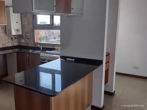 Dueño Alq. monoambiente impecable, muy luminoso, vista al parque, apto prof. SUM.