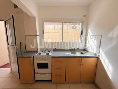 Depto Tipo Casa en Venta en Villa Luzuriaga, USD 48.900
