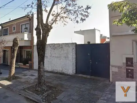 Gregorio de Laferrere e/ Pasaje Espinillo y White