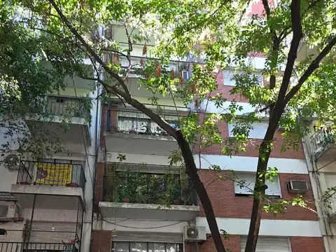 Departamento en venta PB patio jardín soleado 3 ambientes