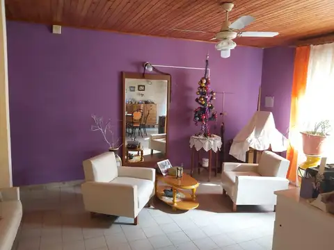 Casa 3 ambientes con 2 baños