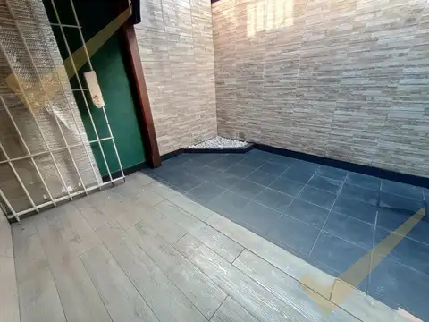 Depto Tipo Casa en Venta 32 años