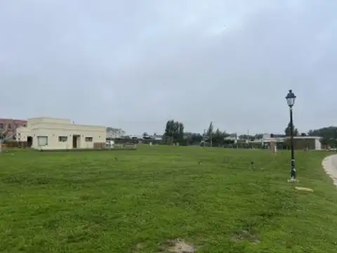Terreno en Venta en Barrio Arenas Chico, USD 32.000