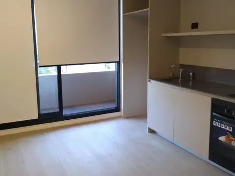 EXCELENTE MONOAMBIENTE. AMPLIO,CON VISTA AL RIO, MUY LUMINOSO