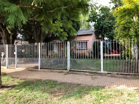Casa 3 amb. sobre dos lotes