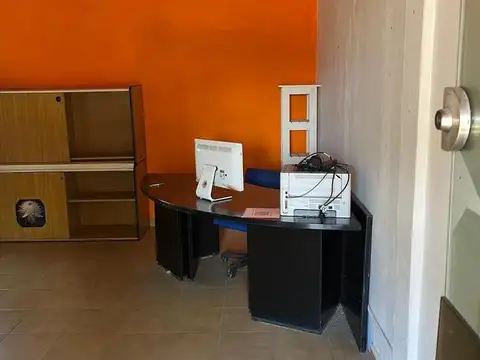 EXCELENTE LOCAL EN ELPASAJE LAS CABAÑAS . APTO PROFESIONAL