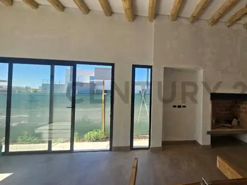 Casa en Venta con 4 cocheras