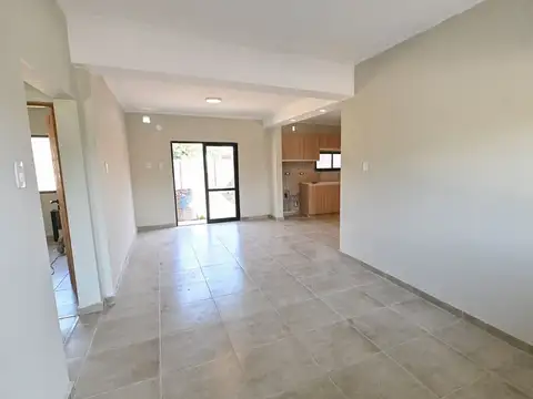 Casa 3 ambientes con 1 baño