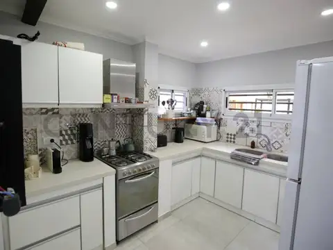 Casa en venta en City Bell de tres dormitorios