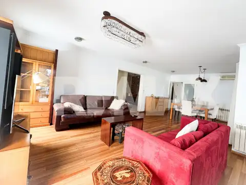Casa 8 ambientes con 3 baños