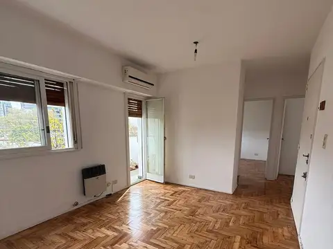 3 ambientes al frente en Belgrano con balcon