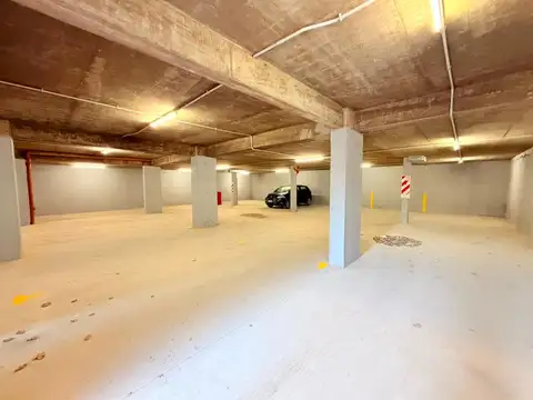 Cochera en Venta con acceso Ascensor