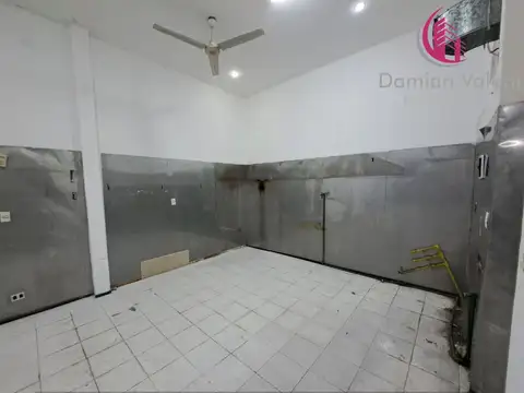 LOCAL COMERCIAL EN VENTA, EXCELENTE UBICACIÓN.
