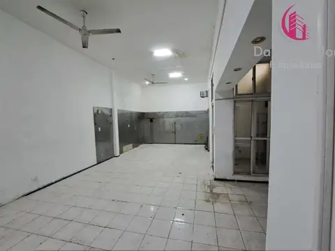 LOCAL COMERCIAL EN VENTA, EXCELENTE UBICACIÓN.